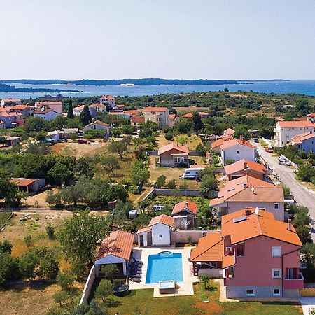 8 Bedroom Awesome Home In Pula Dış mekan fotoğraf