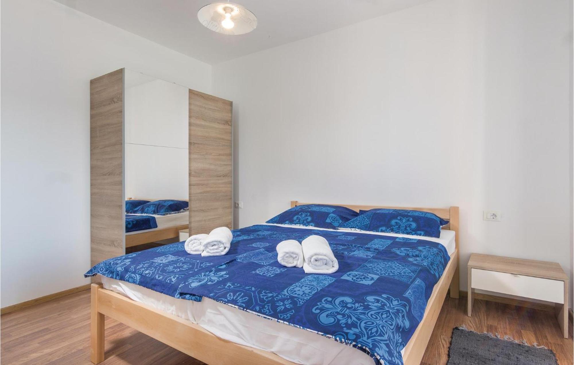 8 Bedroom Awesome Home In Pula Dış mekan fotoğraf