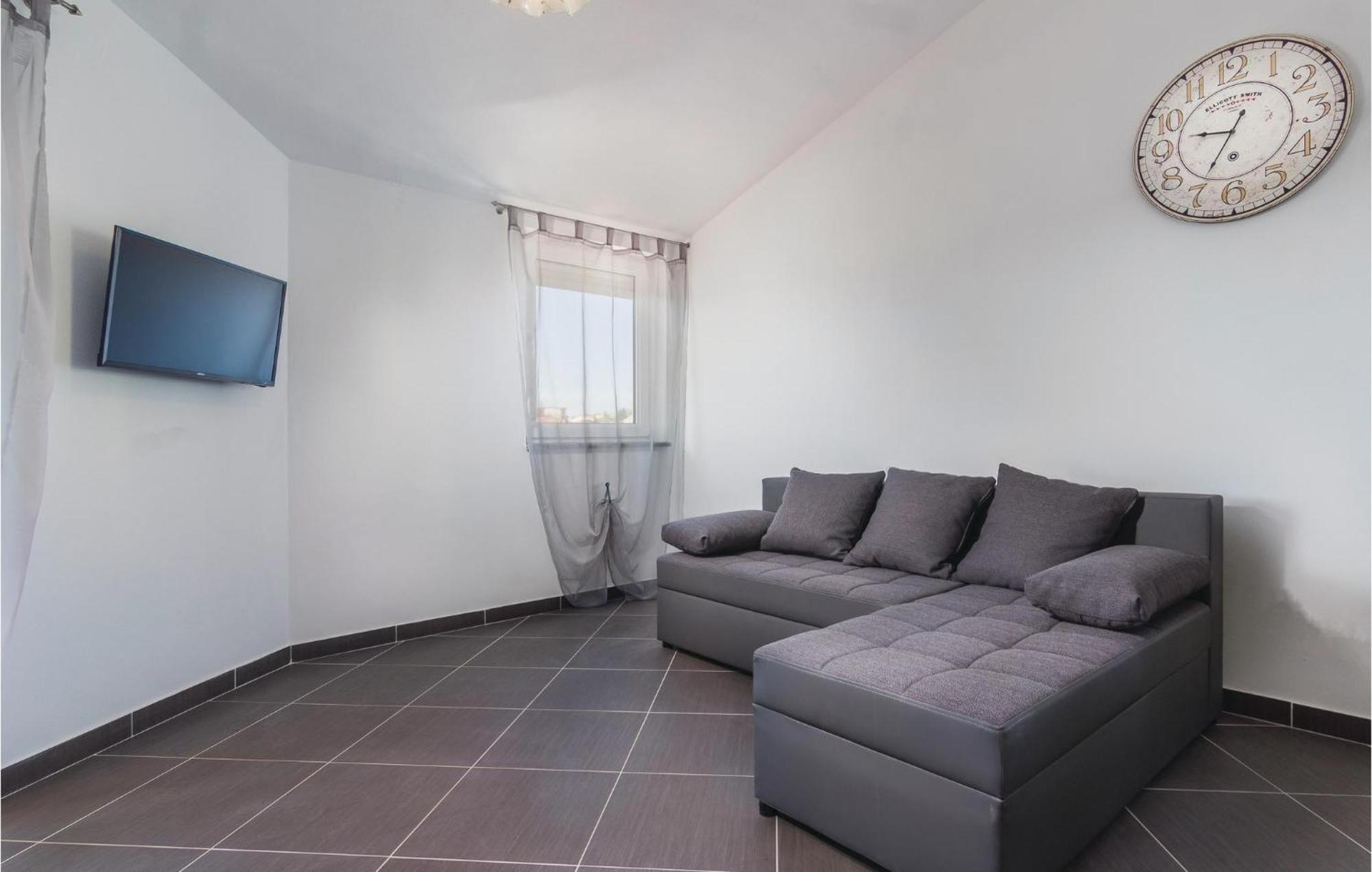 8 Bedroom Awesome Home In Pula Dış mekan fotoğraf