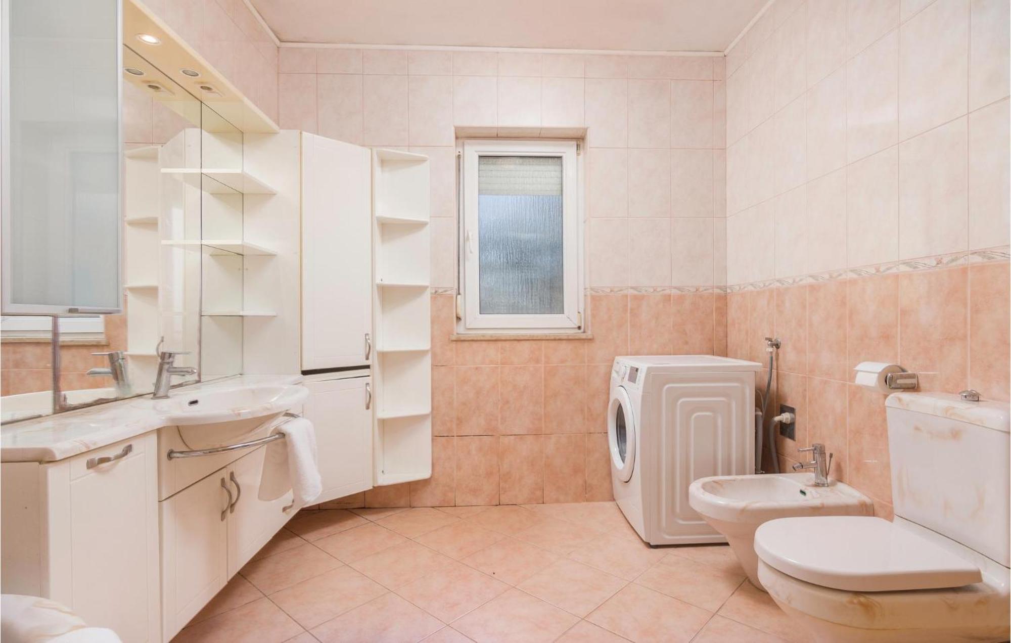 8 Bedroom Awesome Home In Pula Dış mekan fotoğraf