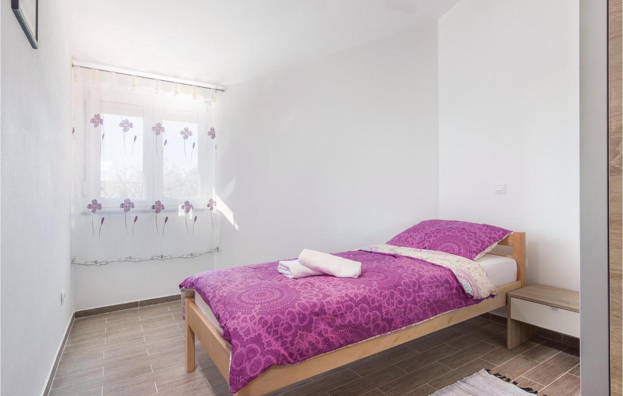 8 Bedroom Awesome Home In Pula Dış mekan fotoğraf